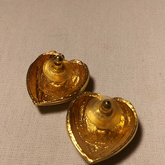 Vintage Avon Bold Heart Pierced Earrings - Picture 2 of 6